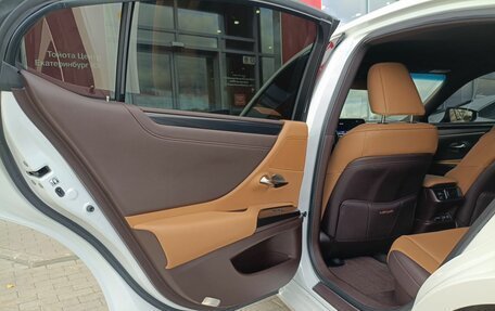 Lexus ES VII, 2018 год, 4 200 000 рублей, 17 фотография