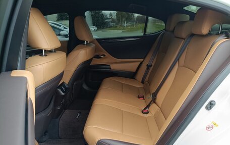 Lexus ES VII, 2018 год, 4 200 000 рублей, 19 фотография