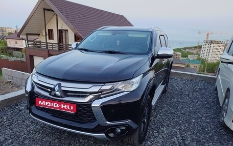 Mitsubishi Pajero Sport III рестайлинг, 2017 год, 2 900 000 рублей, 2 фотография