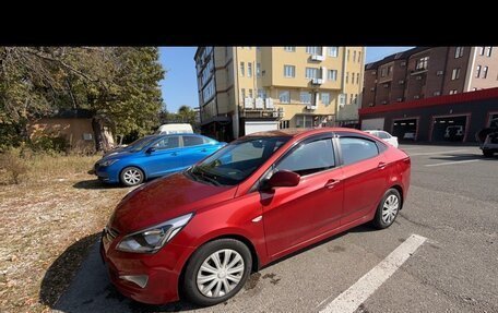 Hyundai Solaris II рестайлинг, 2015 год, 725 000 рублей, 1 фотография