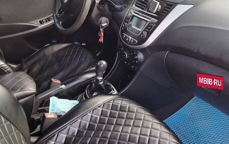 Hyundai Solaris II рестайлинг, 2015 год, 750 000 рублей, 6 фотография