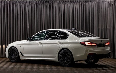 BMW 5 серия, 2019 год, 2 995 000 рублей, 4 фотография