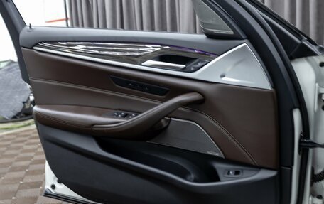 BMW 5 серия, 2019 год, 2 995 000 рублей, 12 фотография