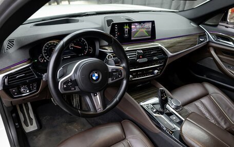 BMW 5 серия, 2019 год, 2 995 000 рублей, 13 фотография
