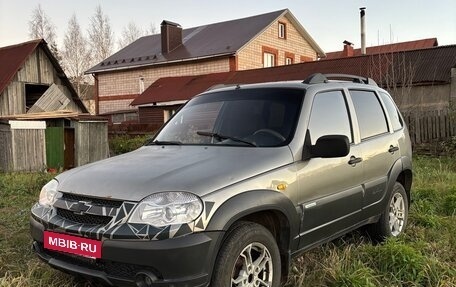 Chevrolet Niva I рестайлинг, 2011 год, 355 000 рублей, 1 фотография