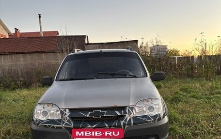 Chevrolet Niva I рестайлинг, 2011 год, 355 000 рублей, 2 фотография