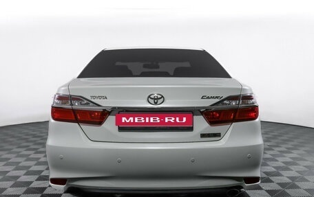 Toyota Camry, 2016 год, 2 090 000 рублей, 6 фотография