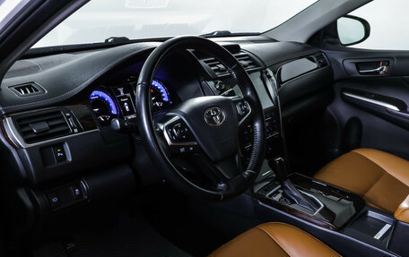 Toyota Camry, 2016 год, 2 090 000 рублей, 15 фотография