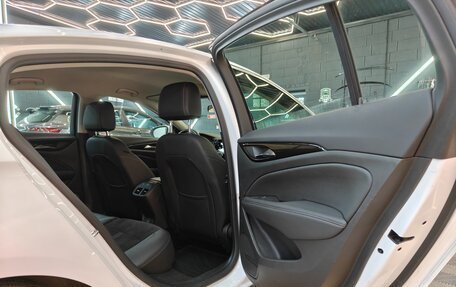 Opel Insignia II рестайлинг, 2019 год, 2 100 000 рублей, 34 фотография