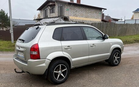 Hyundai Tucson III, 2008 год, 900 000 рублей, 4 фотография