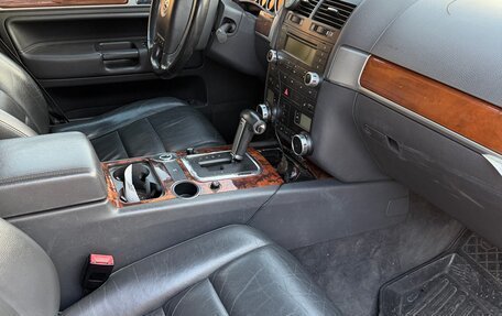 Volkswagen Touareg III, 2009 год, 850 000 рублей, 2 фотография