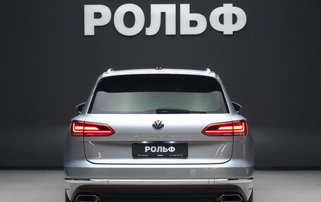 Volkswagen Touareg III, 2019 год, 4 500 000 рублей, 5 фотография