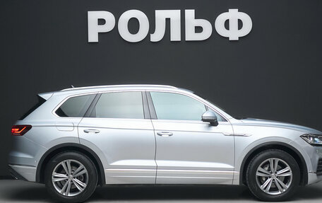 Volkswagen Touareg III, 2019 год, 4 500 000 рублей, 6 фотография