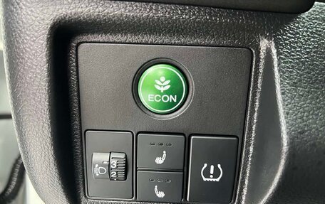 Honda Vezel, 2023 год, 1 830 000 рублей, 14 фотография