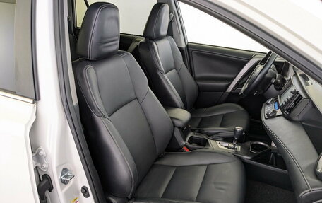 Toyota RAV4, 2016 год, 2 595 000 рублей, 24 фотография