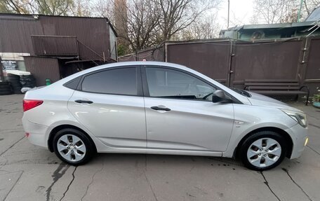 Hyundai Solaris II рестайлинг, 2014 год, 850 000 рублей, 3 фотография