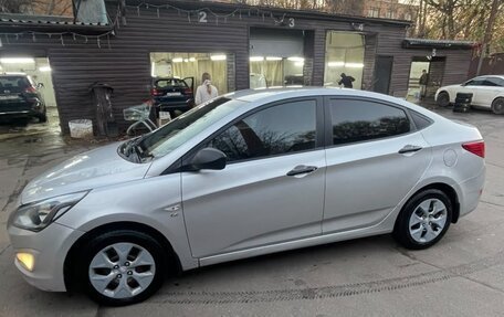 Hyundai Solaris II рестайлинг, 2014 год, 850 000 рублей, 2 фотография