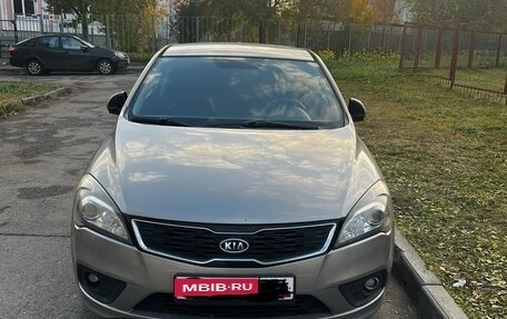 KIA cee'd I рестайлинг, 2011 год, 800 000 рублей, 1 фотография
