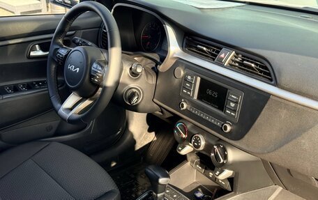 KIA Rio IV, 2021 год, 1 447 000 рублей, 12 фотография