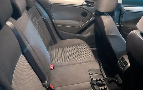 Volkswagen Golf VII рестайлинг, 2011 год, 850 000 рублей, 27 фотография