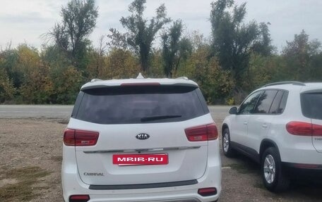 KIA Carnival III, 2020 год, 3 060 000 рублей, 2 фотография