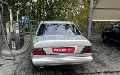 Mercedes-Benz W124, 1993 год, 680 000 рублей, 2 фотография