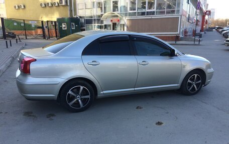 Toyota Avensis III рестайлинг, 2004 год, 410 000 рублей, 1 фотография