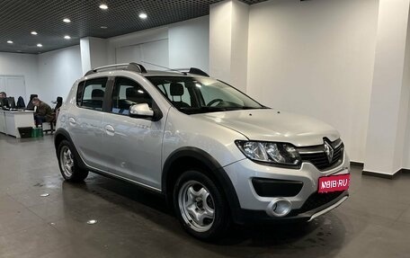 Renault Sandero II рестайлинг, 2015 год, 860 000 рублей, 1 фотография