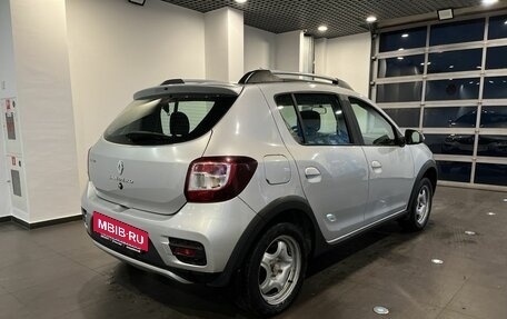 Renault Sandero II рестайлинг, 2015 год, 860 000 рублей, 3 фотография