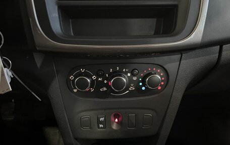 Renault Sandero II рестайлинг, 2015 год, 860 000 рублей, 15 фотография