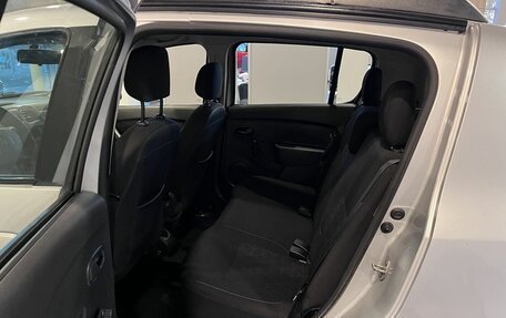 Renault Sandero II рестайлинг, 2015 год, 860 000 рублей, 25 фотография