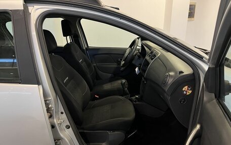 Renault Sandero II рестайлинг, 2015 год, 860 000 рублей, 29 фотография