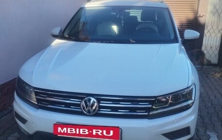 Volkswagen Tiguan II, 2017 год, 2 250 000 рублей, 15 фотография