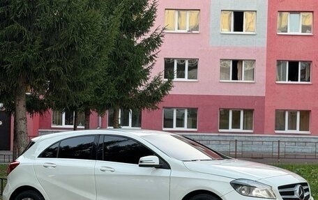 Mercedes-Benz A-Класс, 2015 год, 790 000 рублей, 3 фотография