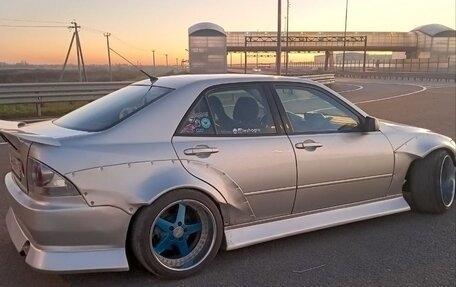 Lexus IS II рестайлинг 2, 1999 год, 1 300 000 рублей, 8 фотография
