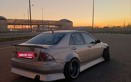 Lexus IS II рестайлинг 2, 1999 год, 1 300 000 рублей, 2 фотография