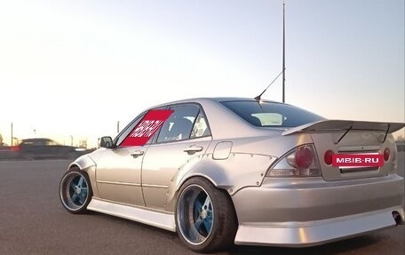 Lexus IS II рестайлинг 2, 1999 год, 1 300 000 рублей, 6 фотография