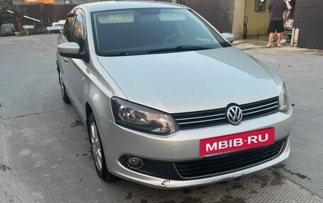 Volkswagen Polo VI (EU Market), 2011 год, 730 000 рублей, 2 фотография