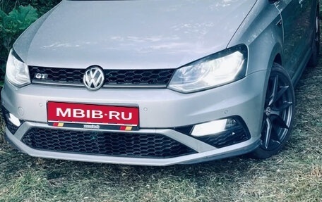 Volkswagen Polo VI (EU Market), 2017 год, 1 350 000 рублей, 1 фотография