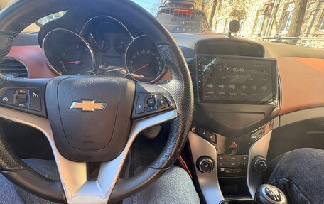 Chevrolet Cruze II, 2011 год, 800 000 рублей, 17 фотография