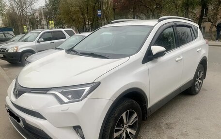 Toyota RAV4, 2017 год, 2 495 000 рублей, 2 фотография