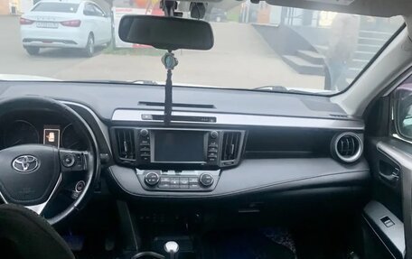 Toyota RAV4, 2017 год, 2 495 000 рублей, 6 фотография