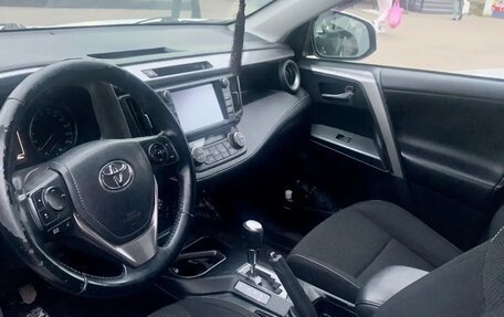 Toyota RAV4, 2017 год, 2 495 000 рублей, 4 фотография