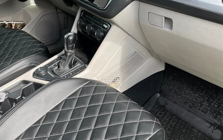 Volkswagen Tiguan II, 2017 год, 2 200 000 рублей, 4 фотография