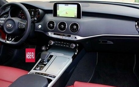 KIA Stinger I, 2018 год, 2 180 000 рублей, 6 фотография
