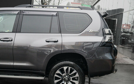 Toyota Land Cruiser Prado 150 рестайлинг, 2022 год, 6 950 000 рублей, 7 фотография