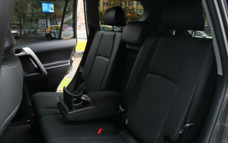 Toyota Land Cruiser Prado 150 рестайлинг, 2022 год, 6 950 000 рублей, 14 фотография