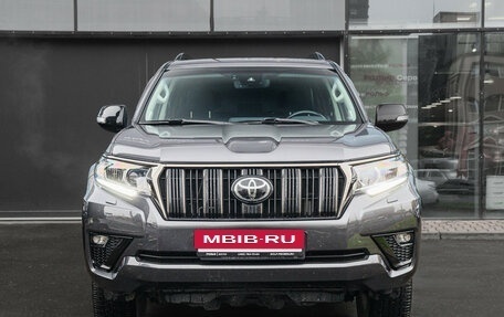 Toyota Land Cruiser Prado 150 рестайлинг, 2022 год, 6 950 000 рублей, 2 фотография