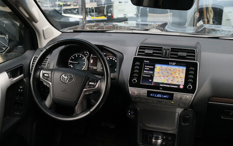 Toyota Land Cruiser Prado 150 рестайлинг, 2022 год, 6 950 000 рублей, 16 фотография