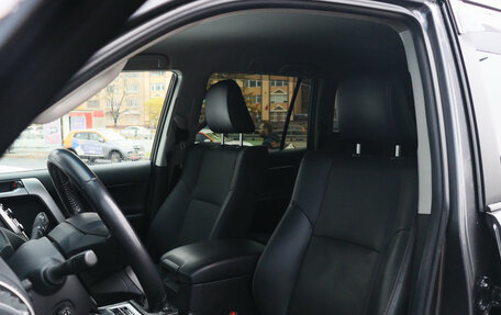 Toyota Land Cruiser Prado 150 рестайлинг, 2022 год, 6 950 000 рублей, 20 фотография